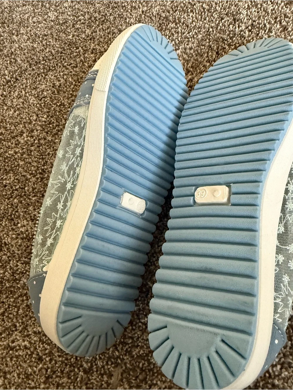 Women's Blue Lace-Accent Casual Sneakers